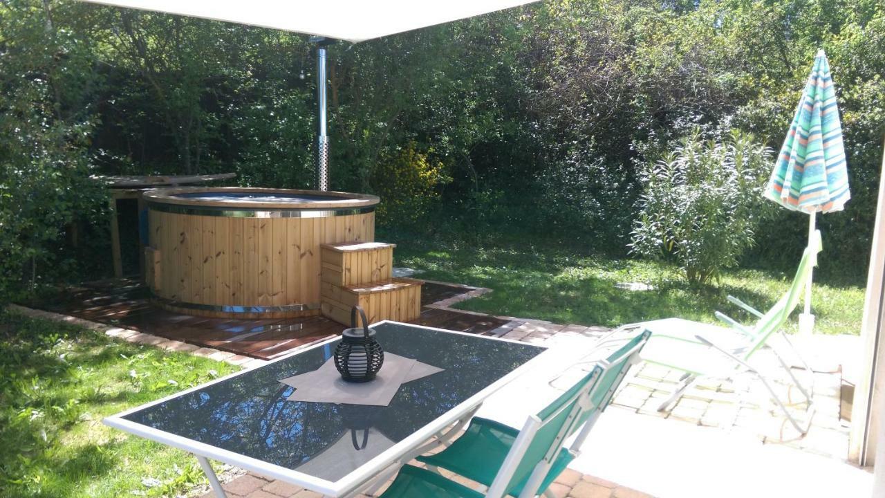 Spa Cabanon de Charme - Le Garagaï Meyreuil Extérieur photo